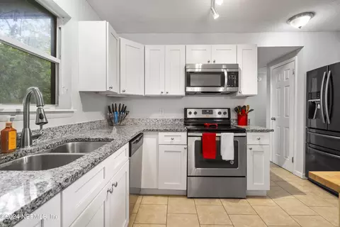 6922 Bernay Ave, Jacksonville, FL 32205