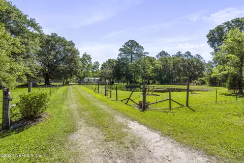 20683 Crooked River Pl, Hilliard, FL 32046