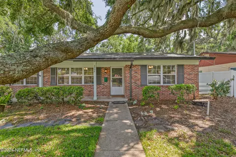 5984 Chevy Dr, Jacksonville, FL 32216