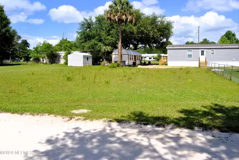 106 Algonquin St, Satsuma, FL 32189