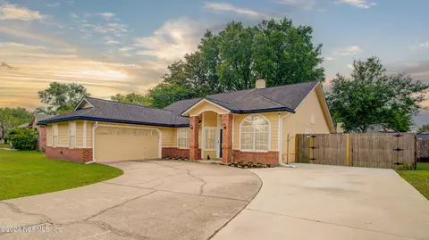 8950 Country Bend Cir N, Jacksonville, FL 32244