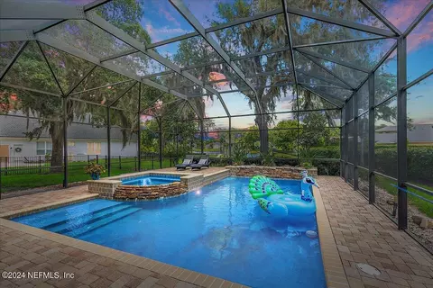 316 Summerset Dr, Saint Johns, FL 32259