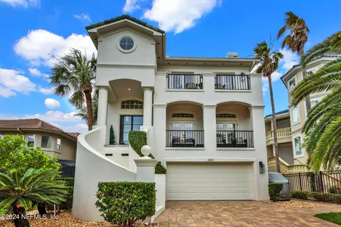 2216 Alicia Ln, Atlantic Beach, FL 32233