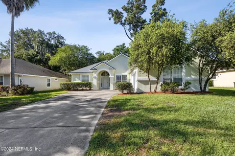 5062 Eagle Point Dr, Jacksonville, FL 32244