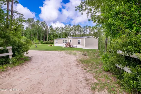 25846 N Us Hwy 301, Lawtey, FL 32058