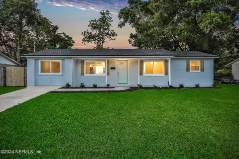 10793 Indies Dr S, Jacksonville, FL 32246