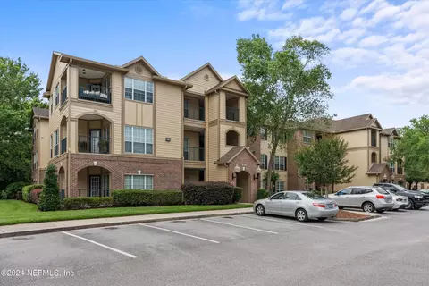 7800 Point Meadows Dr #312, Jacksonville, FL 32256