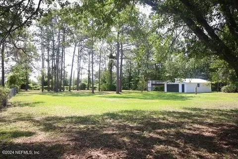 17927 Andrews Rd, Hilliard, FL 32046
