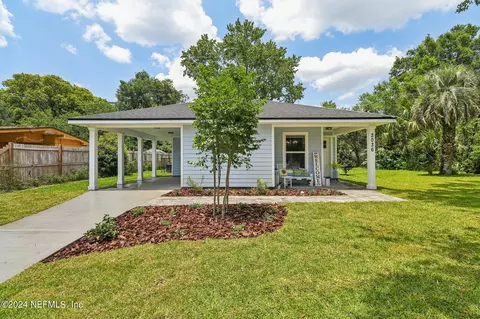 2036 Holcroft Dr, Jacksonville, FL 32208