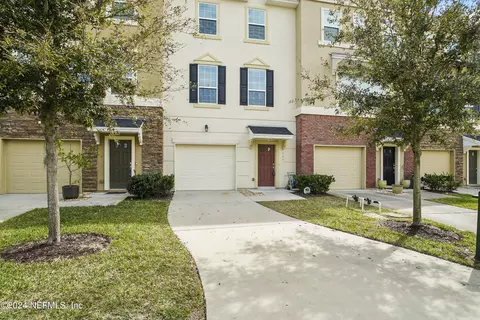 4481 Ellipse Dr, Jacksonville, FL 32246