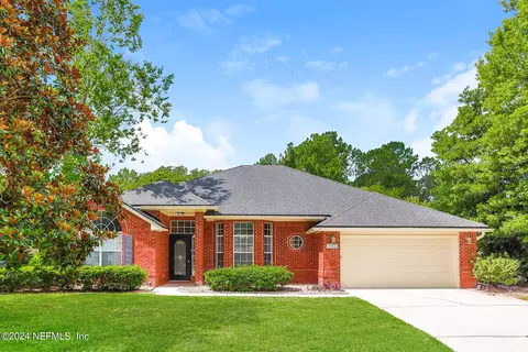 8962 Winding Vine Dr W, Jacksonville, FL 32244