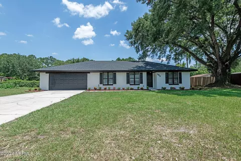 585 Hickory Dr, Fleming Island, FL 32003