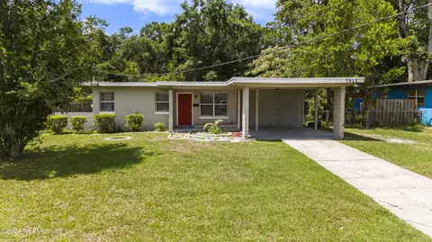 7912 Chateau Dr S, Jacksonville, FL 32221