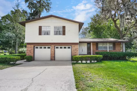 2867 Holly Ridge Dr, Orange Park, FL 32073