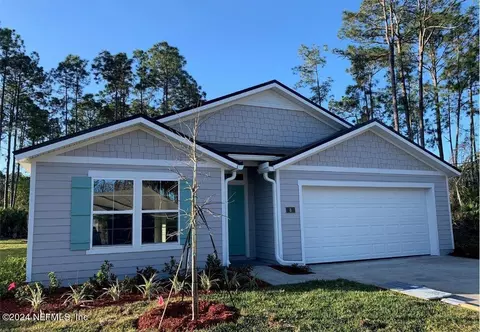 8 Poinsettia Ln, Palm Coast, FL 32164