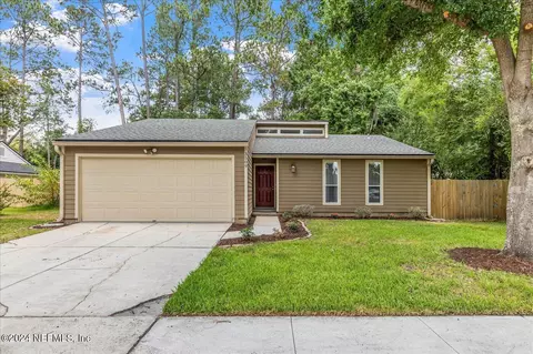 3509 Docksider Dr N, Jacksonville, FL 32257