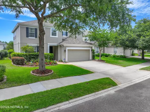 3830 Silverpoint Ln, Jacksonville, FL 32216