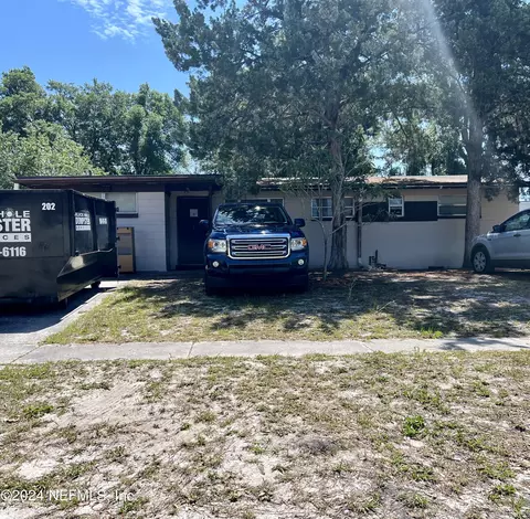 170 Parkwood Dr W, Orange Park, FL 32073