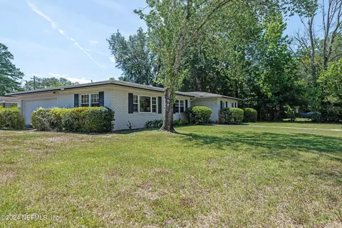 5905 Chevelle Dr, Jacksonville, FL 32244