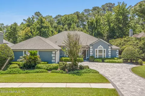 8761 Hampshire Glen Dr S, Jacksonville, FL 32256