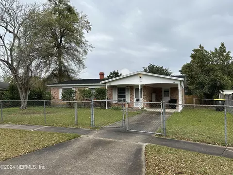 7405 Deepwood Dr N, Jacksonville, FL 32244
