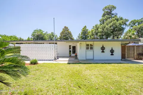 546 Laurel Grove Ln, Orange Park, FL 32073