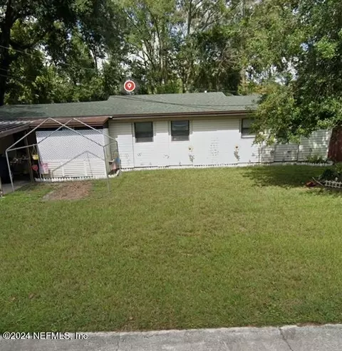 8059 Banville Dr, Jacksonville, FL 32210
