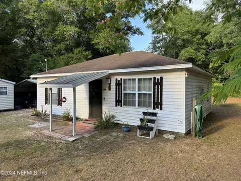 524 Wilson Dr, Interlachen, FL 32148
