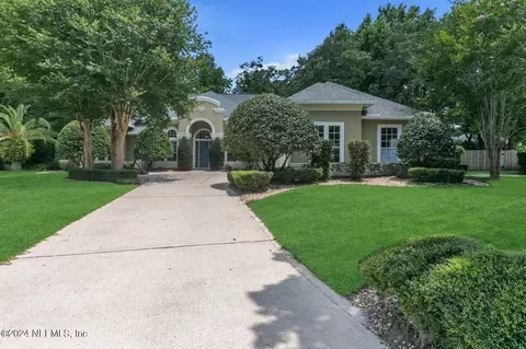 929 E Pleasant Pl, Saint Johns, FL 32259
