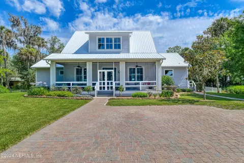 560 Clifton Rd, Crescent City, FL 32112