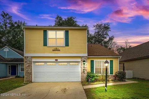 7760 Greenwich Ct E, Jacksonville, FL 32277