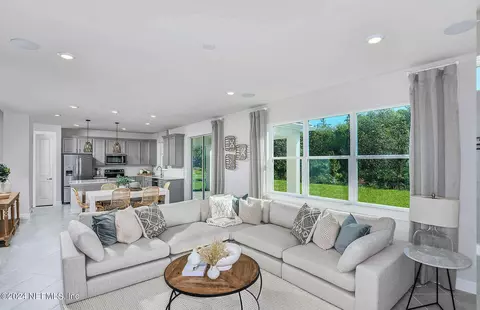 474 Hawthorn Park Cir, Yulee, FL 32097