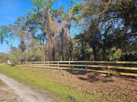 902 904 Paradise Blvd, Georgetown, FL 32139