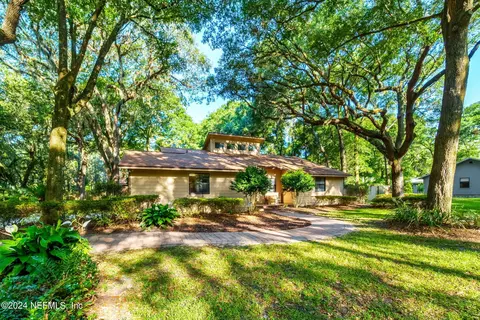 1424 Quinlan Rd E, Jacksonville, FL 32225