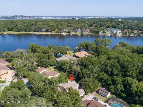 5923 Saxony Woods Ln, Jacksonville, FL 32211