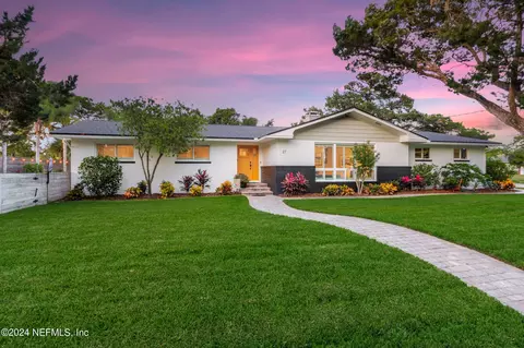 27 Montrano Ave, Saint Augustine, FL 32080