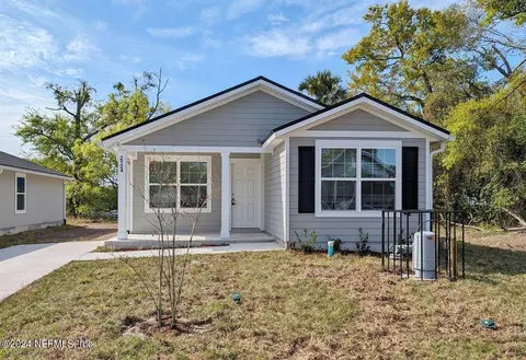 2124 Clemente Dr, Jacksonville, FL 32204