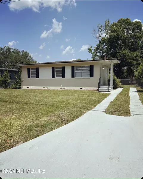 3057 Brasque Dr, Jacksonville, FL 32209
