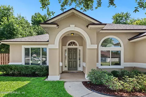 6645 Southern Oaks Dr E, Jacksonville, FL 32244