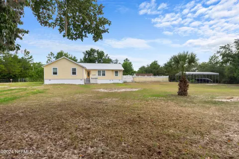 201 Wilderness Trl, Crescent City, FL 32112