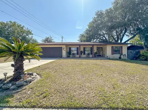 219 Holly Ln, Palatka, FL 32177