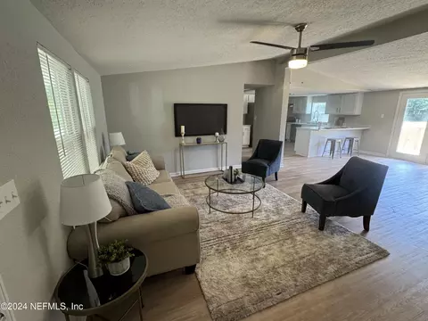 144 Melanie Ln, Middleburg, FL 32068
