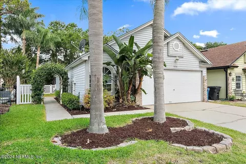 106 Naugatuck Dr, Jacksonville, FL 32225