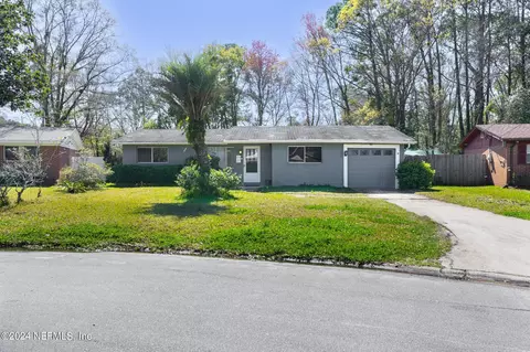 6982 Robert F Kennedy Cir, Jacksonville, FL 32209