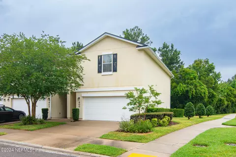 400 Walnut Dr, Saint Johns, FL 32259