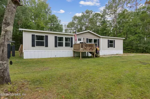 33414 Woods Ln, Callahan, FL 32011