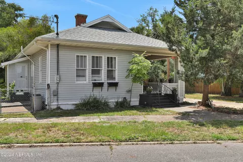 7845 Laura St N, Jacksonville, FL 32208