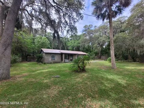 901 Palmetto St, Welaka, FL 32193