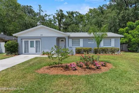 8355 Rockland Dr, Jacksonville, FL 32221