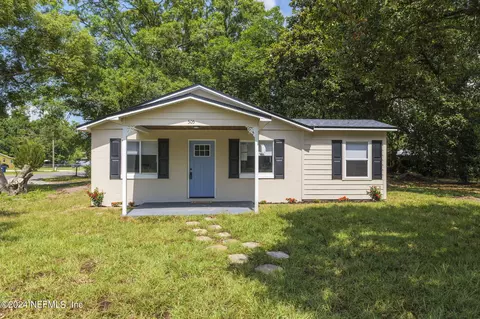 505 S 9th St, Macclenny, FL 32063